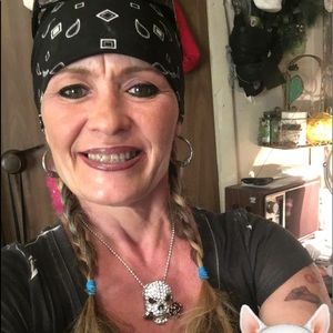 Meet your Posher, Carol